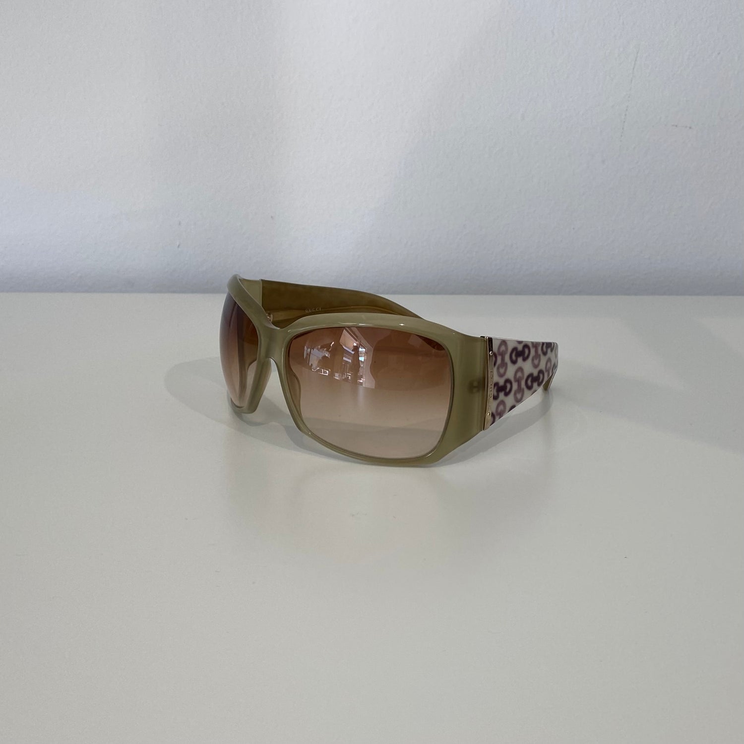 Pre-Loved Gucci Wrap Sunglasses-Oversize Gradient