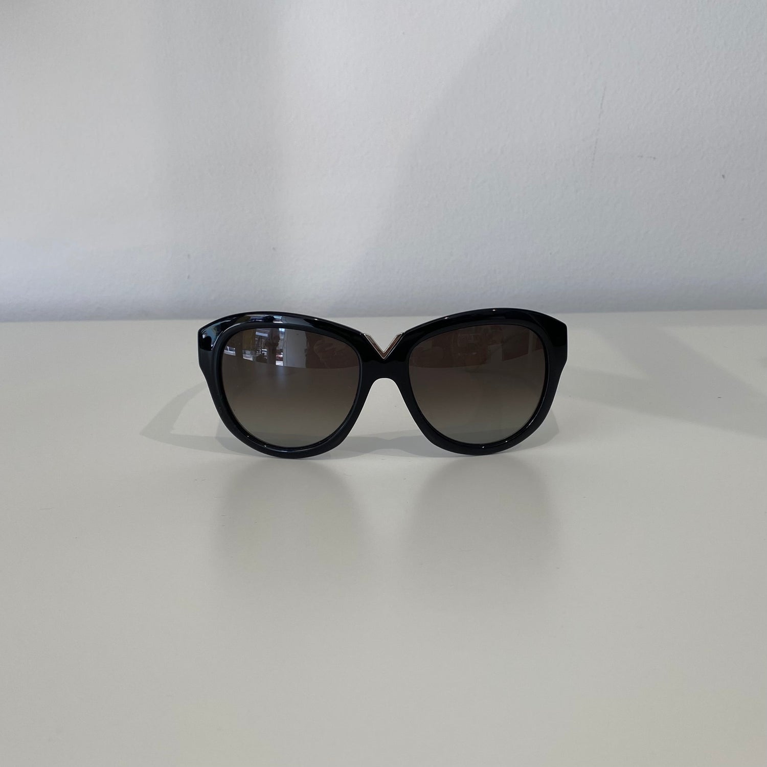 Pre-Loved Valentino Sunglasses-Black and White