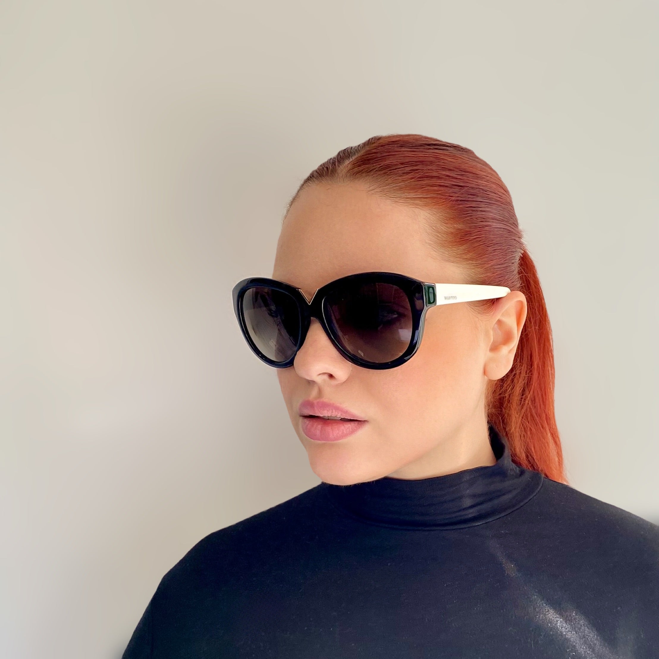 Pre-Loved Valentino Sunglasses-Black and White