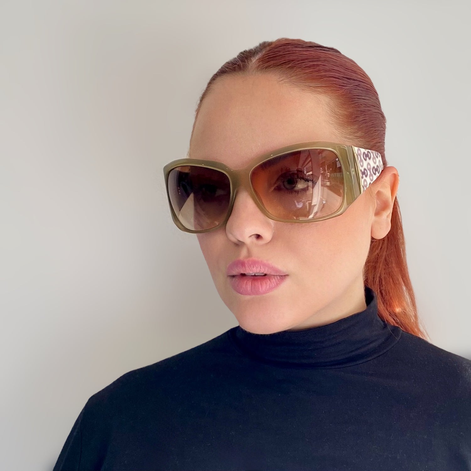 Pre-Loved Gucci Wrap Sunglasses-Oversize Gradient